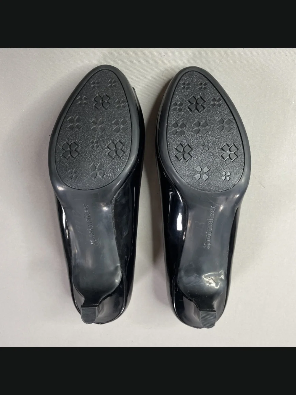 Naturalizer Shoes Womens 8 black patent leather hark heels cocktail classic
